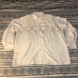 NWOT LINEN STYLE SHIRT WITH EMBROIDERY IN 2XL